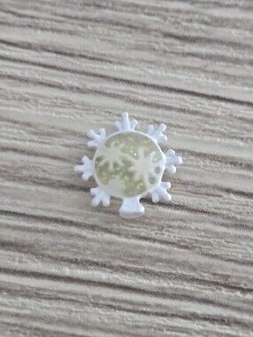 🦉HTF Snowflakes Snowglobe Charm
